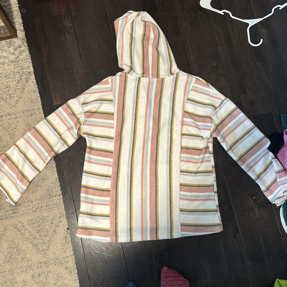 Roxy hoodie, size medium, never worn - Picture 3 of 3